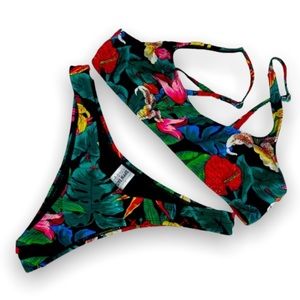 DIPPIN’ DAISY’S Floral Bikini Size M